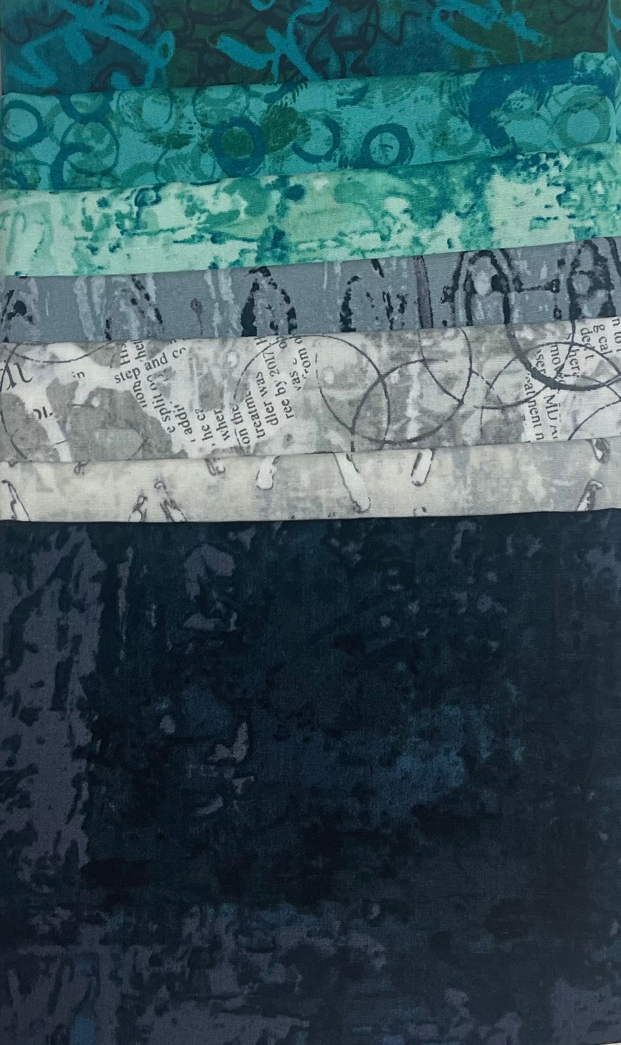 Kit:  Monorail Table Runner Storyboard Cool (pattern not included)