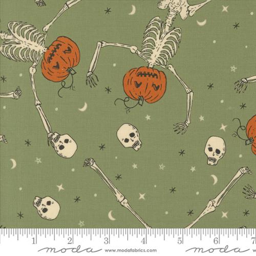 Home Sweet Haunt by Stacy Iest Hsu - Dancing Pumpkins: Moss