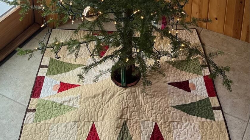 Pattern: Balsam Gnomes Tree Skirt