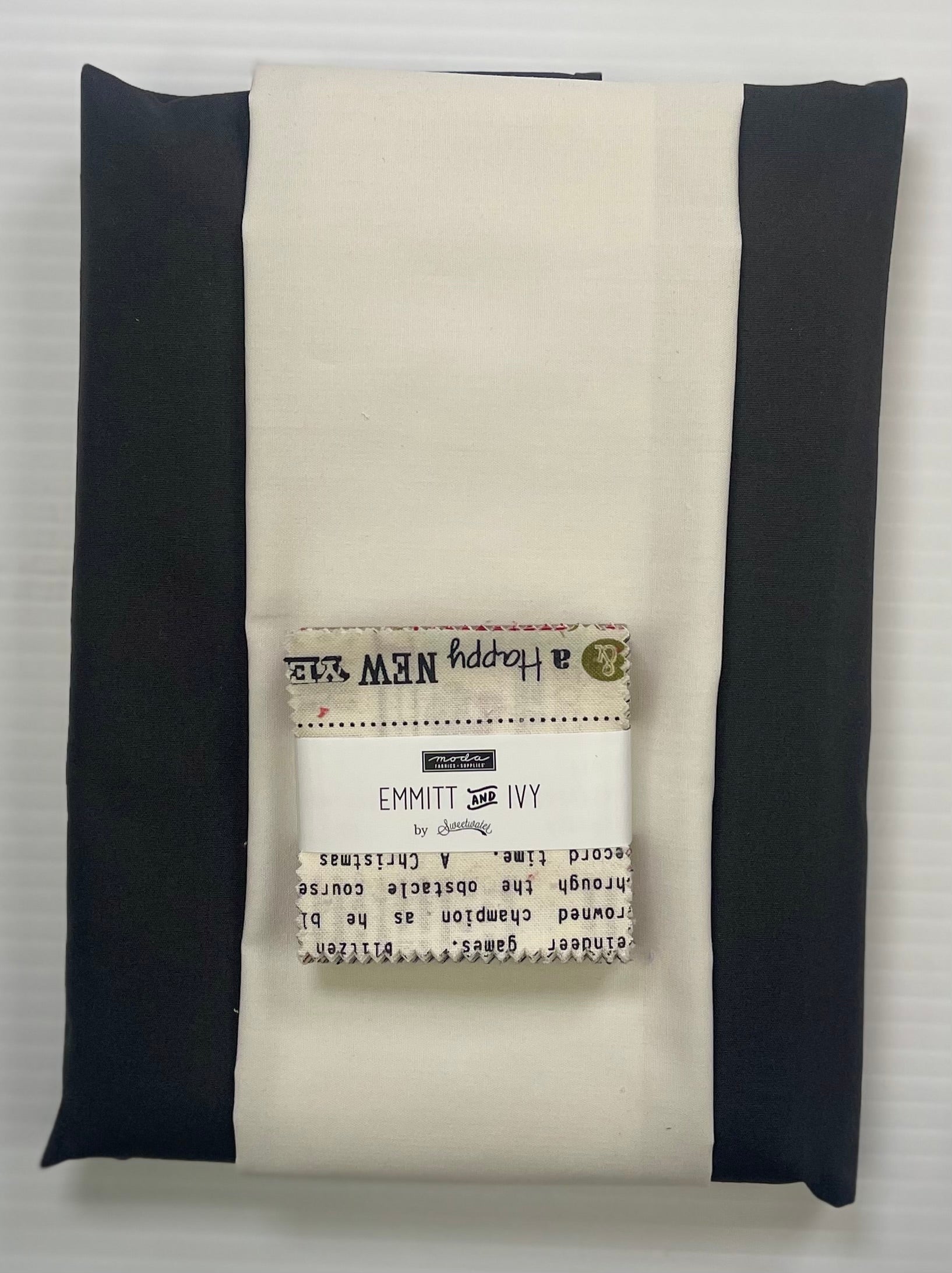 Kit: Giving Season Pillow in Emmitt and Ivy