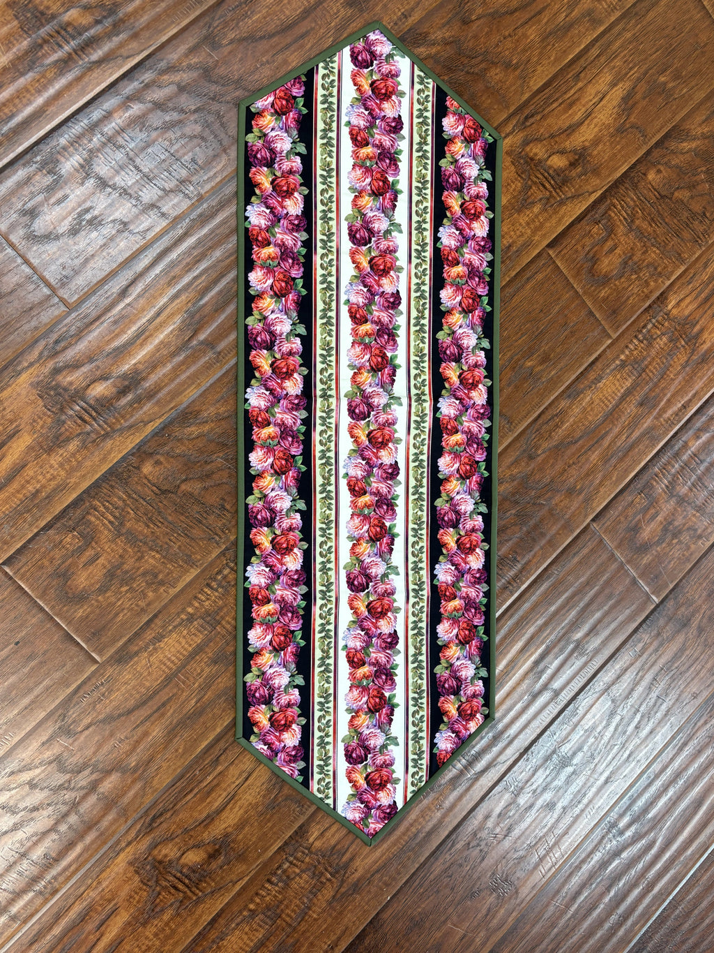 Kit: Big Easy Table Runner (adapted by Tiny Apple) - Rose Grace