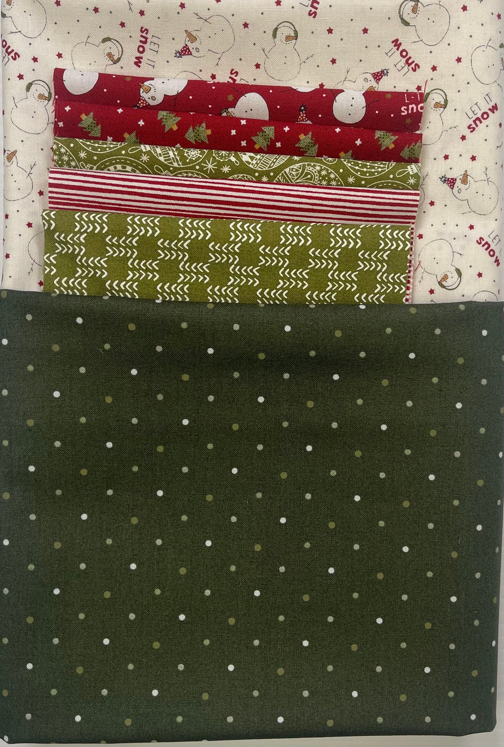 Kit: Gather Round  Christmas 40"  | Pattern Not Included