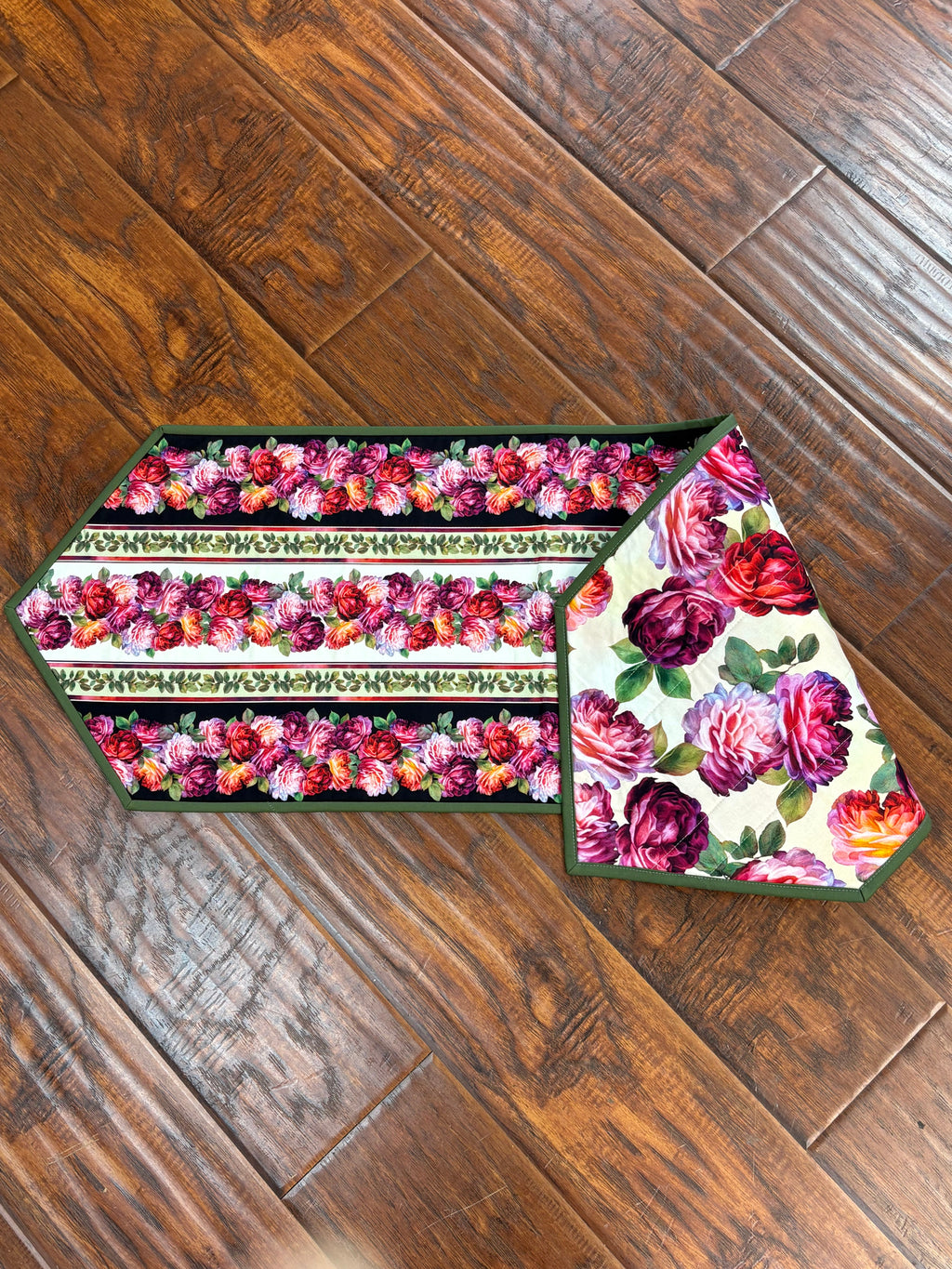 Kit: Big Easy Table Runner (adapted by Tiny Apple) - Rose Grace