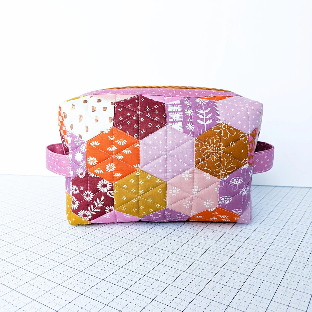 Pattern: Holland Pouch by Center Street Quilts