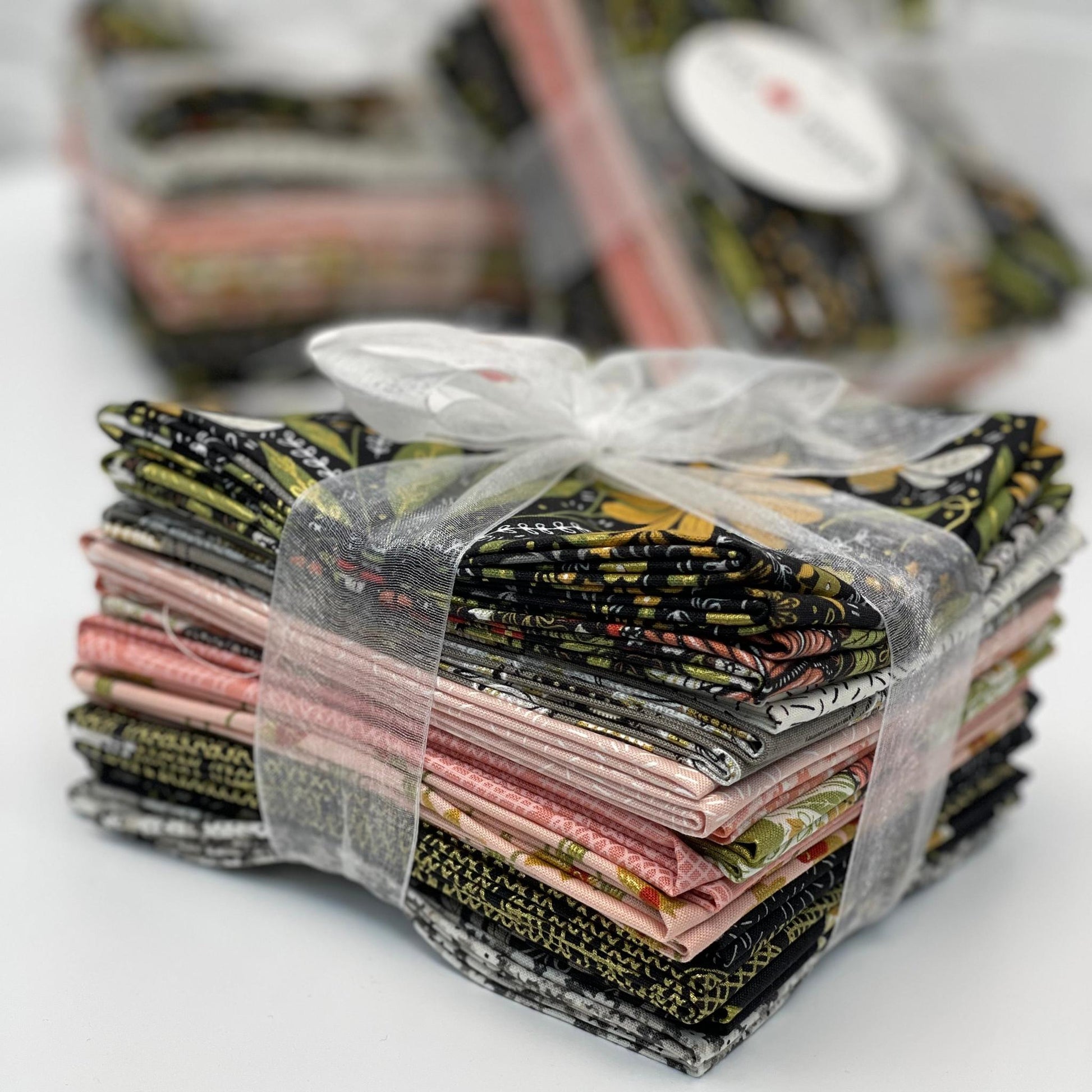 Fat Quarter Bundle (14) Bee Garden Pink/Black