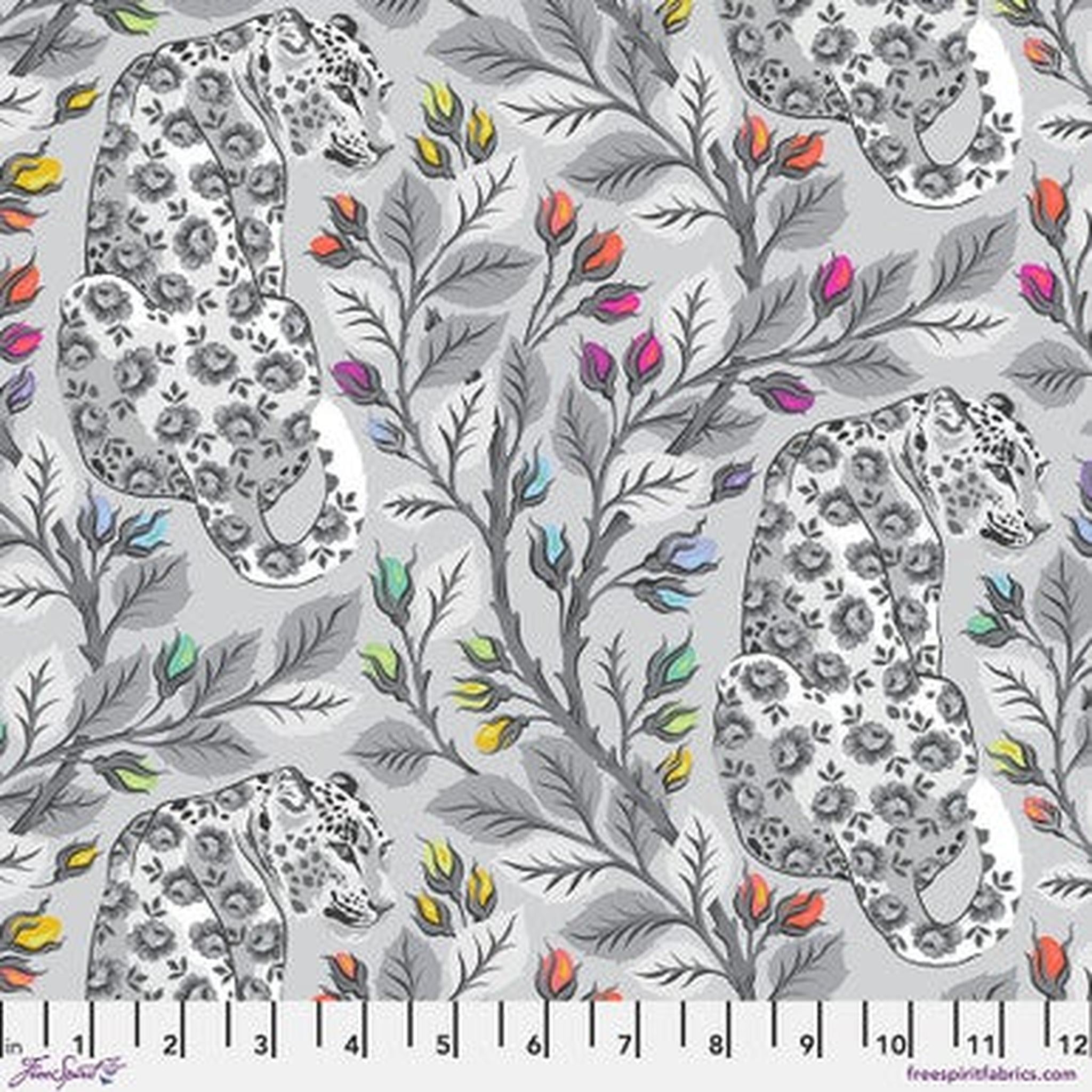 Apple Core (34") Graywork by Tula Pink - Beautymark - Fog