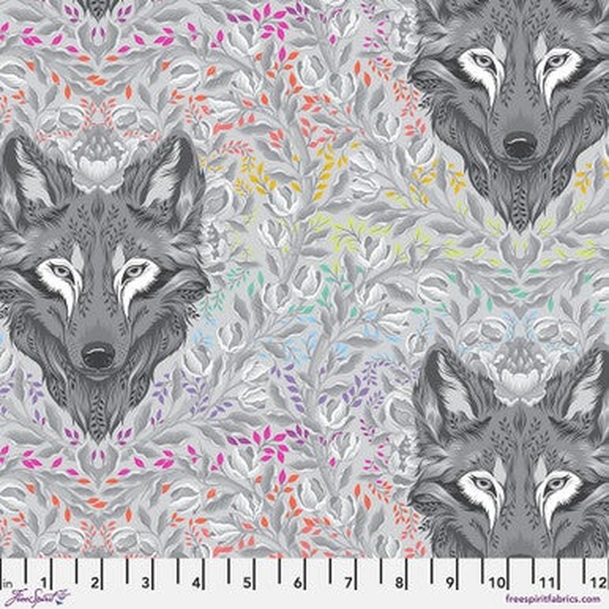 Graywork by Tula Pink - Wolf of Pink Street - Fog