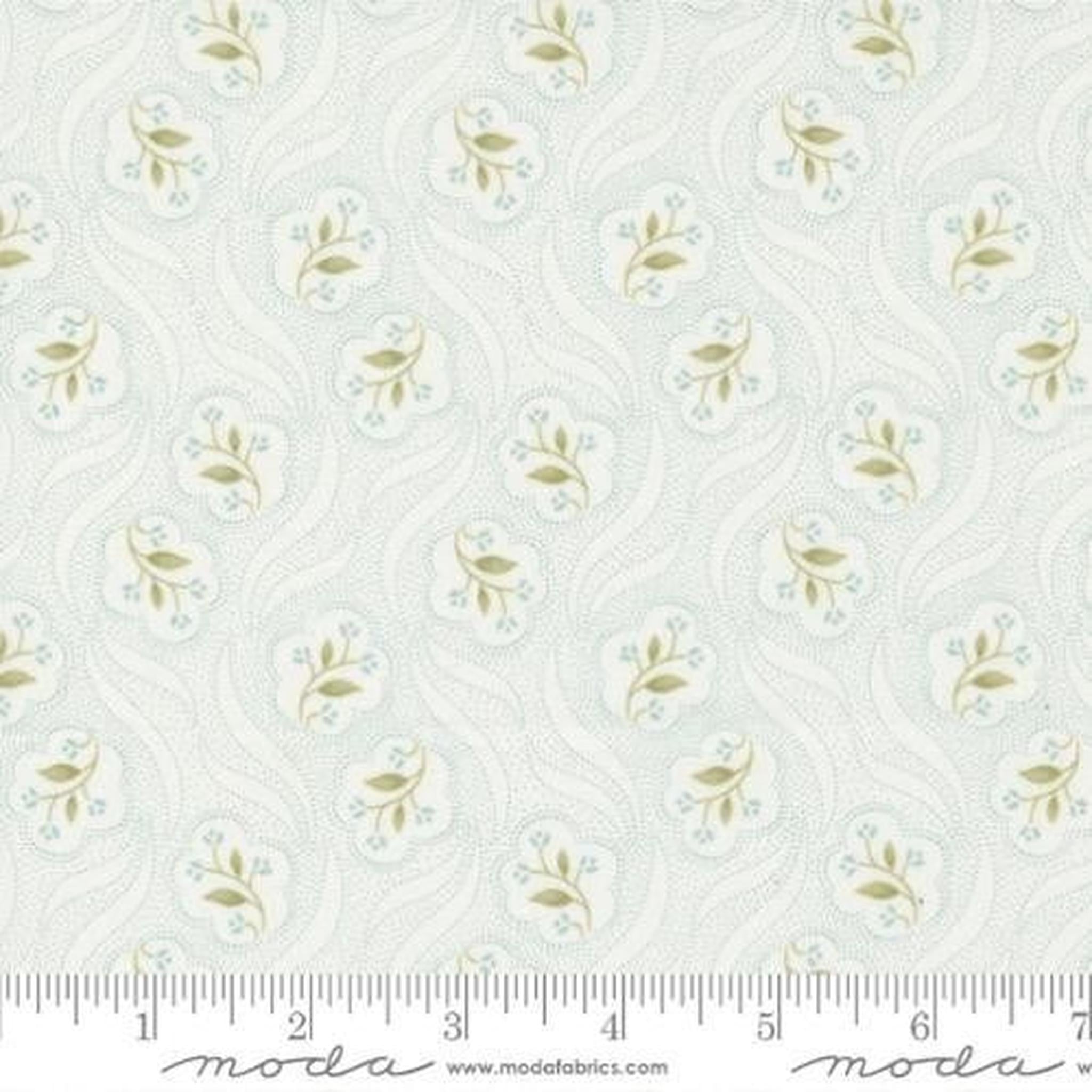Moda Honeybloom Prancing Posies - Milk