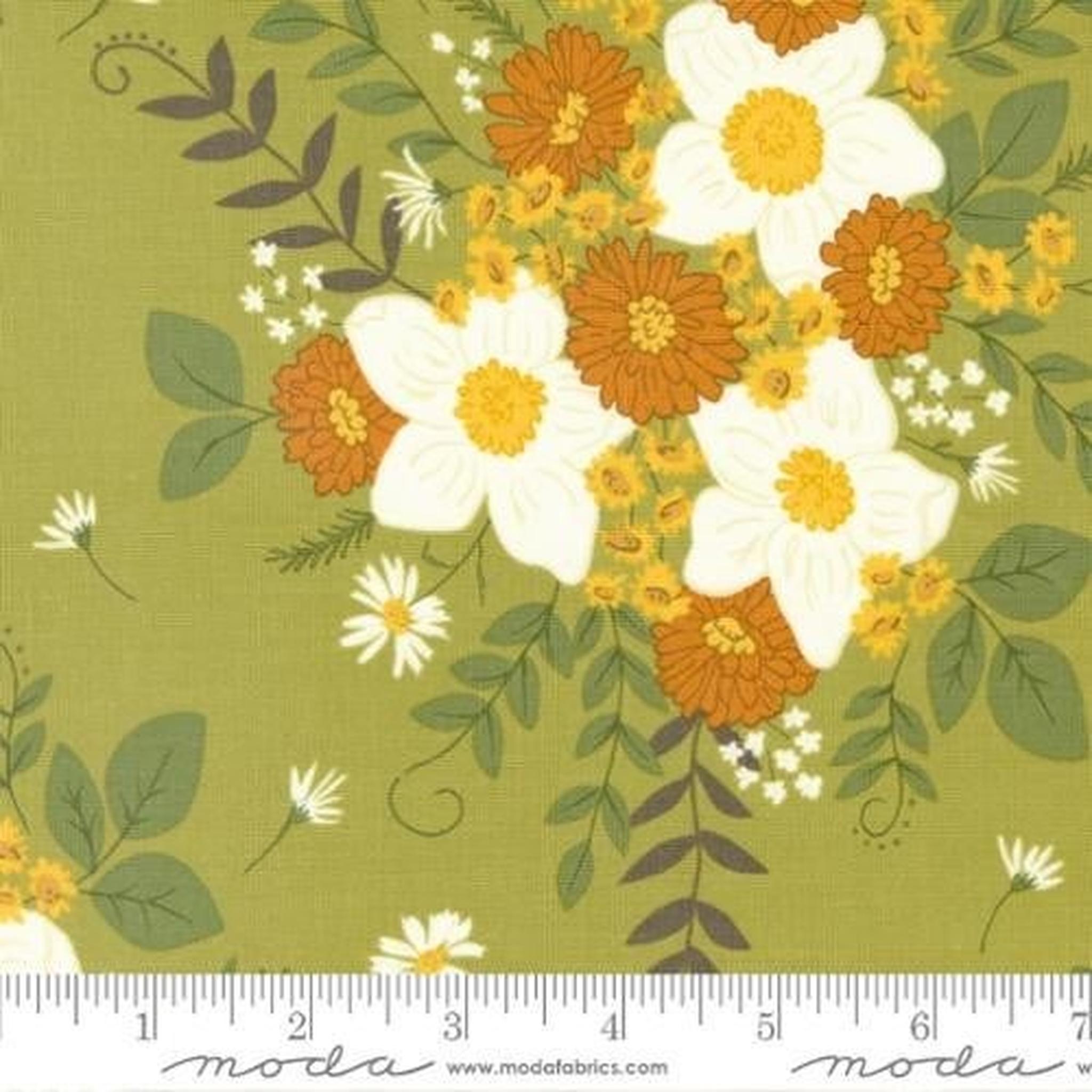 Moda Ponderosa Large Floral Daisy - Sapling