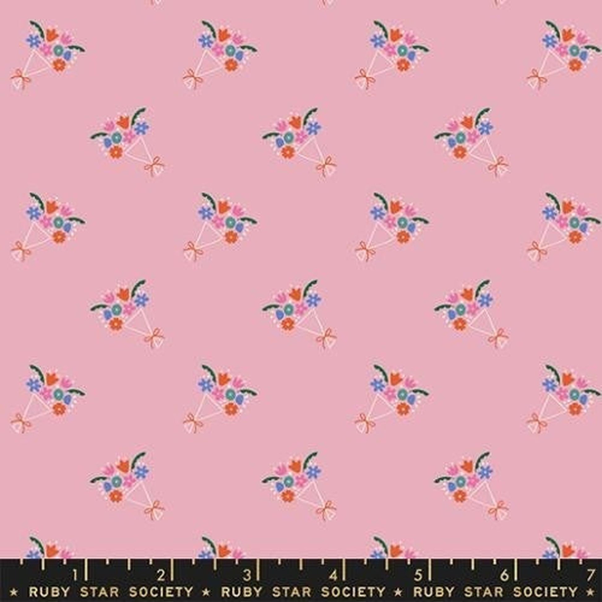 Moda Ruby Food Group Bouquet Flowers