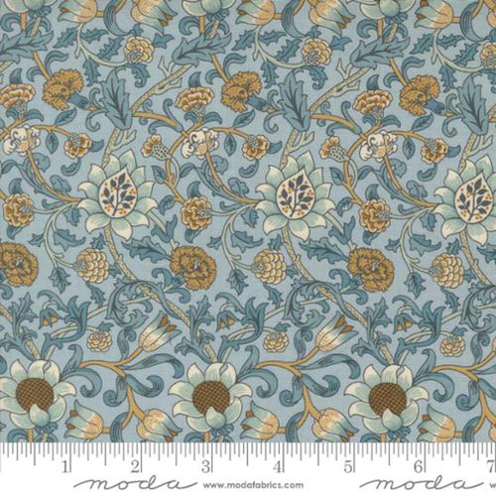 Morris Manor by Barbara Brackman - Evenlode Florals: Sky