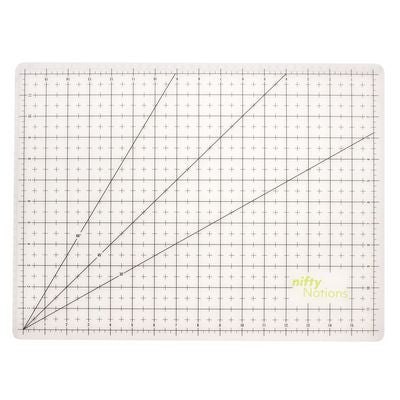 Trace & Trim Studio Quilting Lightbox | Nifty Notions