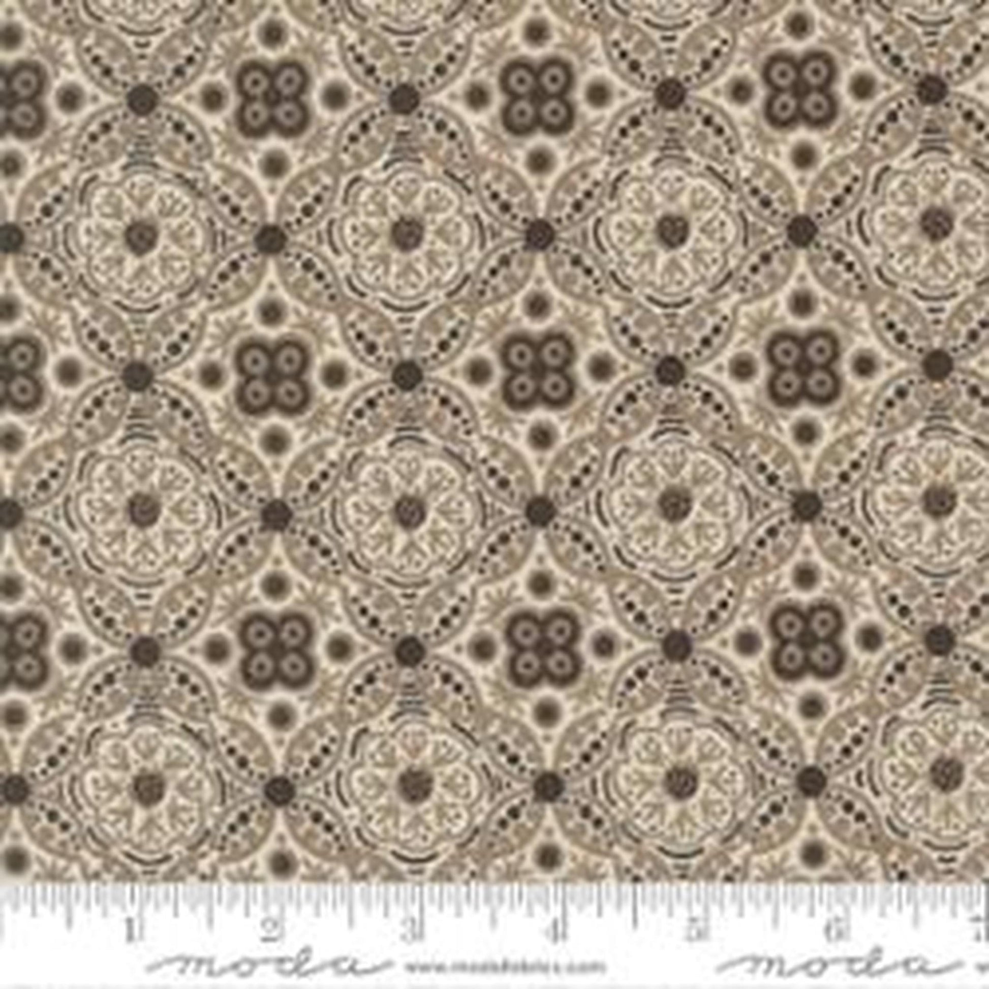 Posh Filigree Damask Medallion Shadow Mist