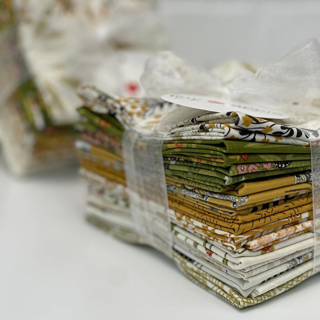 Fat Quarter Bundle (14) Bee Garden Gold and Green