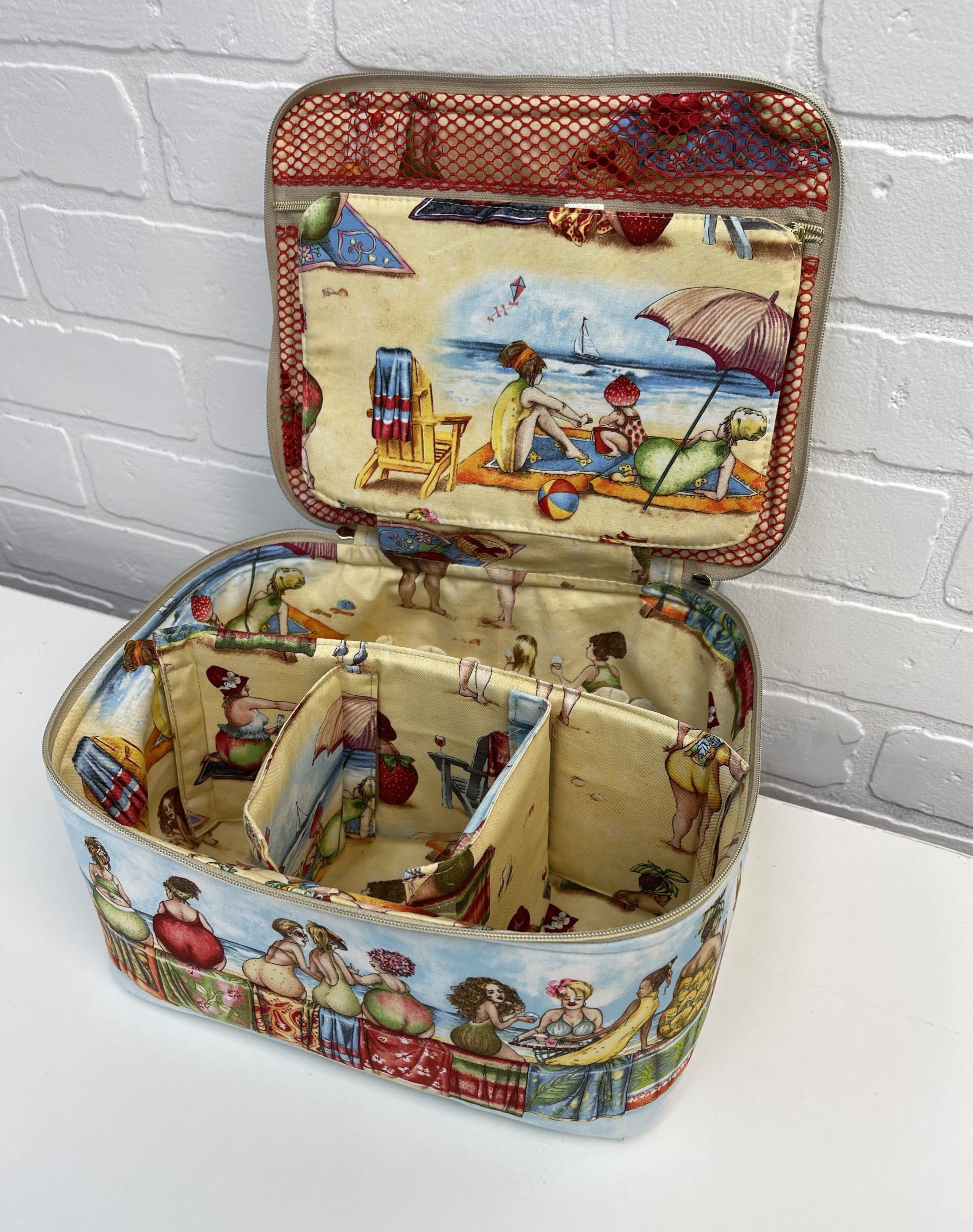 Kit: Bette Travel Case in Fruit Ladies (PATTERN NOT INCLUDED)